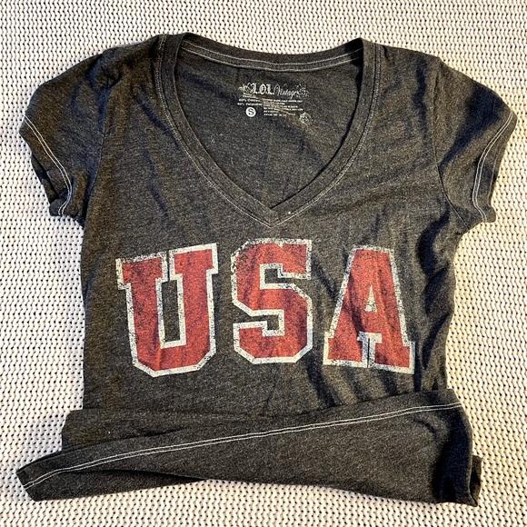 Tops - Vintage gray ~USA~ v-neck short sleeve tee